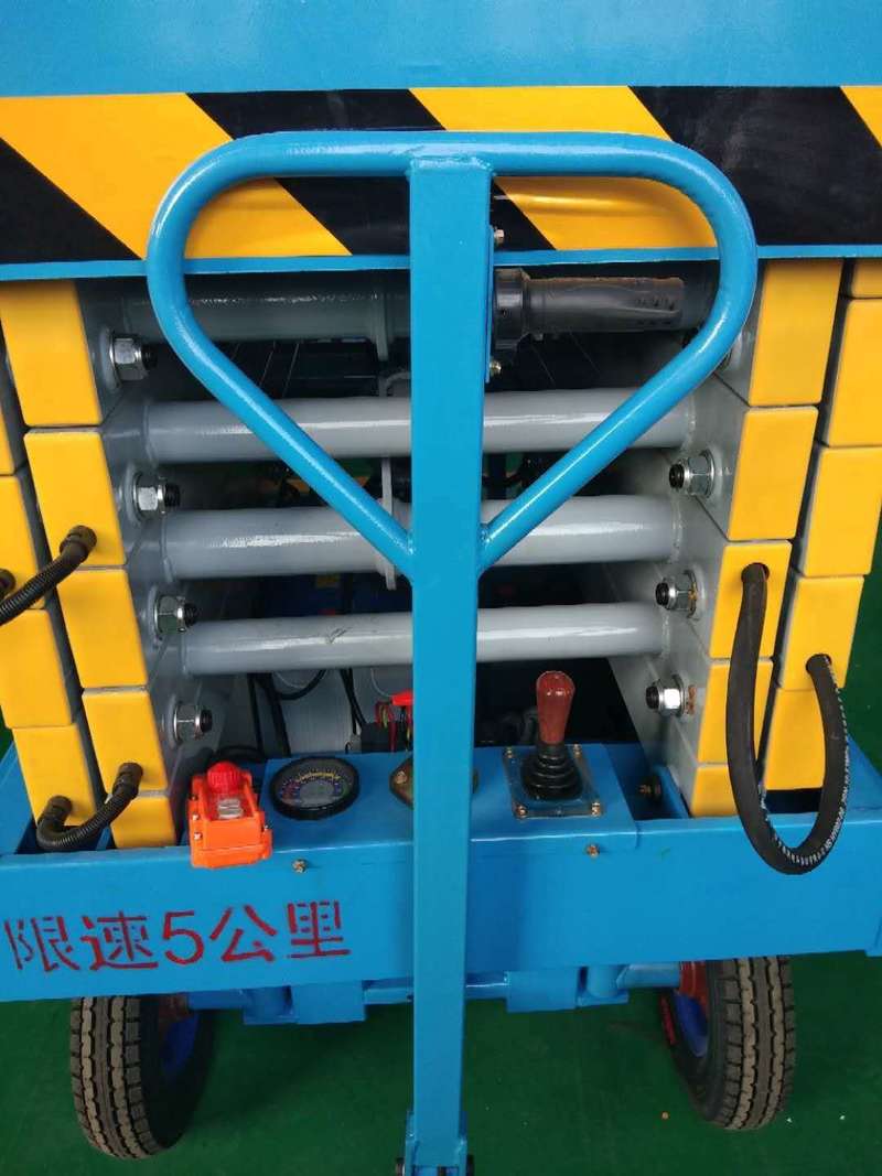 中卫辅助行走式升降平台